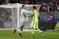 国际足球联赛中球队之间的对抗异常激烈