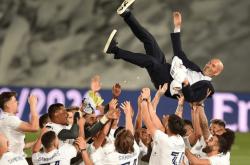 包含齐达内阿塞编织，皇马轻松晋级！的词条