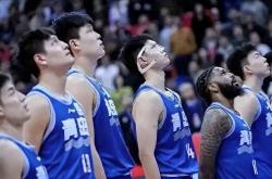 冲击季后赛名额，球队不断迎战挑战的简单介绍