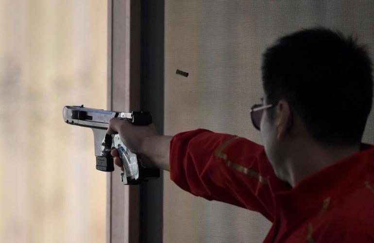包含射击选手在射击赛事中斩获个人最佳成绩的词条
