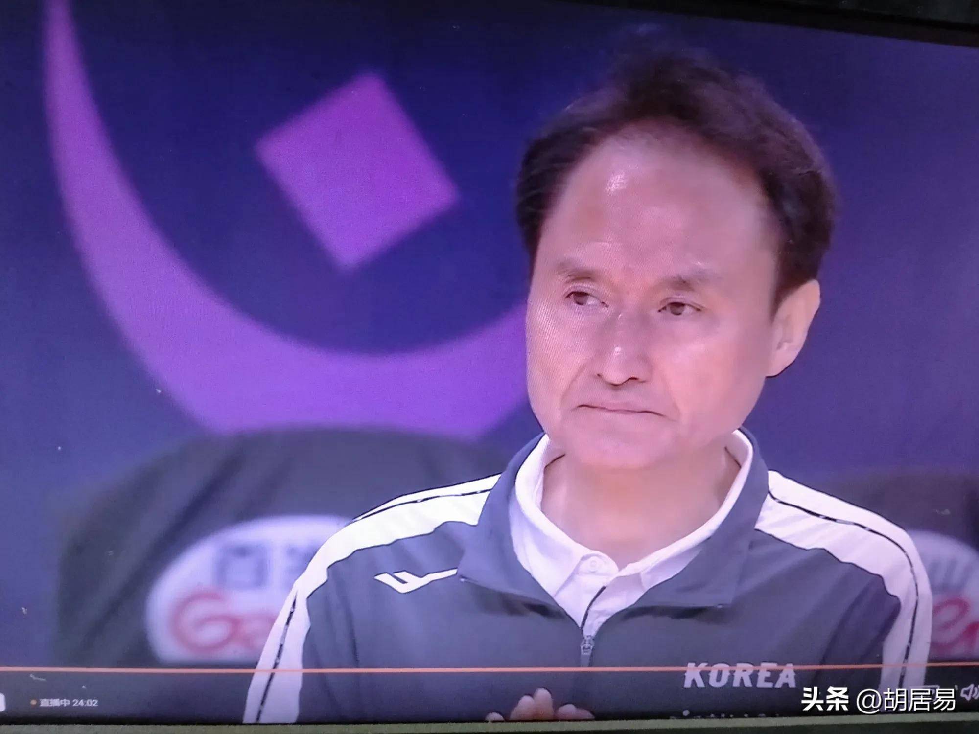 包含亚洲杯季军争夺激烈进行，韩国队最终获胜的词条