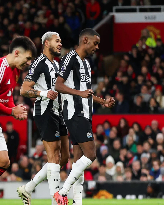 曼联主场失利,前四名席位岌岌可危的简单介绍 曼联主场失利,前四名席位岌岌可危的简单介绍